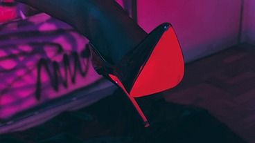 BBW Foot Worship: Morrigan's Sensual Stocking & Sole Tease