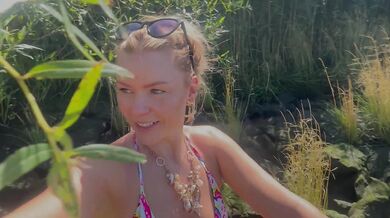 Beachgirl Bibixxx! Outdoor Piss!!