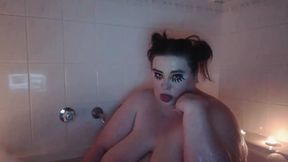 Join me in the bath! I lit some candles, made bubbles and treated myself to a long, hot orgasm! Arent I adorable?