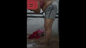 Indian housewife Priya enjoys hot bathroom exercise