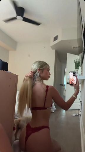 Amateur teen exposes her onlyfans content