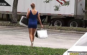 Slutty shopper, Ryan Keely
