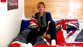 Blonde Hottie Brent Daleys Gives A Sensual Handjob And Blow Job