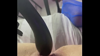 De bonnes caresses avec mon jouet