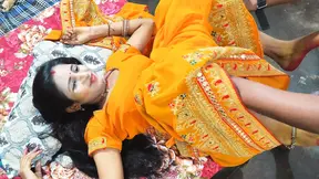 Hot Indian stepmom cheats with nephew in steamy video