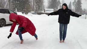 High heels on ice, strappy sandals on snow, snow walk on high heels, stilettos on ice, stilettos on snow, snow walk barefoot, slippery high heels, slippery sandals, high heels sliding on snow