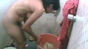 Lustful Indian bitch feels comfortable showering in front of a camera