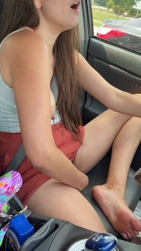 Squiring and driving amateur GF takes on big cock