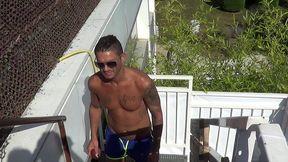 2090 esteban baise par un bel hetero au jacuzzyesteban est un sexy latino ...