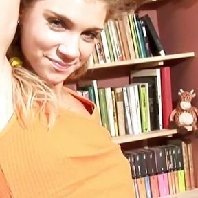 Porn casting of 18-year-old slut with golden hair creates