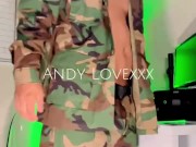 Militar se masturba muy rico