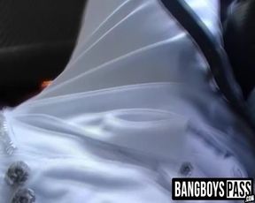 Hot biker sucked a dick and got his ass banged in a car lift