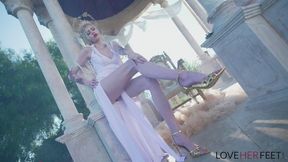Goddess Kyaa Chimera Show Off Her Sexy Feet