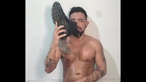 Sentando no consolo .