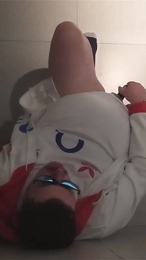 Rugby Guy Magic Wand Play and Cum
