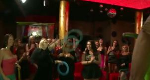 Bachelorette night goes from plush to push