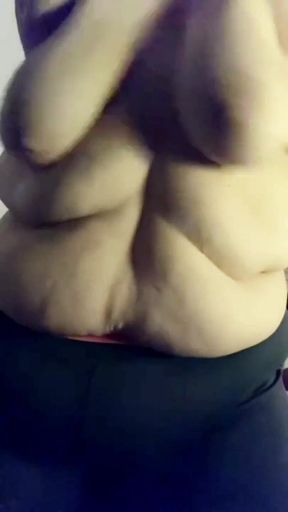 Bbwbootyful rubbing squeezing my saggy boobs