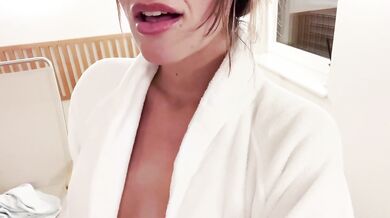 Risky masturbation in the hotel sauna, i almost got caught (Public+roleplay)