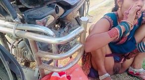 Desi Bhabhi Pissing in the Field