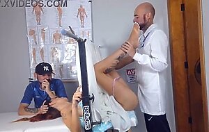 O corno, esposa e o ginecologista falso e tarado!