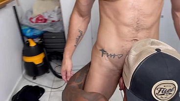 Puto veio alugar o quarto e terminou sentando na piroca