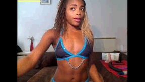 morena linda mostrando a bundinha gostosa na webcam