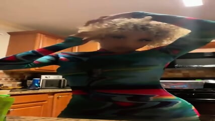 Big ass; Her google drive folder link, 87 videos =  https://rentry.co/mzed56xq