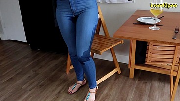 Sinn Sage peeing her tight jeans at restaurant