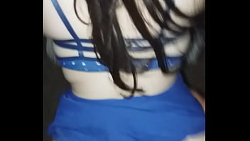 Comendo casada na pracinha