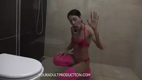 Amateur man gets a messy creampie inside the shower