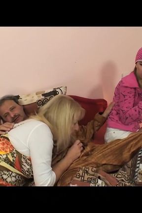 Horny Mature Teach Her Stepdaugther How to Suck a Big Hard Dick