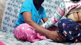 Curvă asiatică de la facultate futută în cur