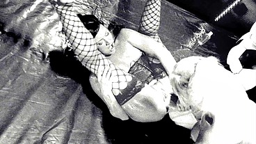 l. Badcock And Amber Leigh Oil Up For A Lesbian Fuckfest