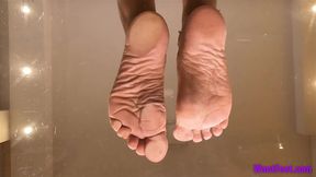 Solana Soles on Glass - Giantess - HD MP4