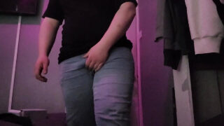 Amatør unge britiske buttede fyre med store pikke rider dildoer og kommer hårdt