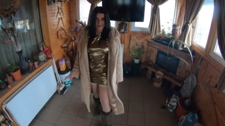 This long fur coat si so sexy