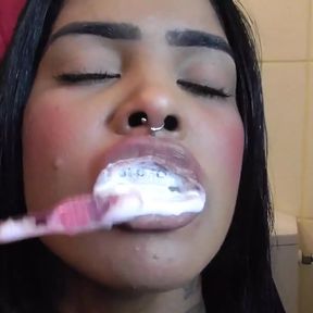 Black girl teeth brushing fetish!