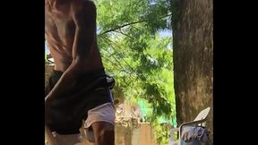 El maestro de obra dispuesto a poner en pr&aacute_ctica su cuerpo