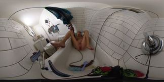 Lizzyyum VR July 2026 Bathing Masturbation Part 40