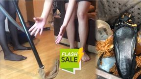 VACUUMING OLD WORN OUT TIGHTS AND PUTTING TO GARBAGE OUR STINKY OLD FLATS - MP4 HD