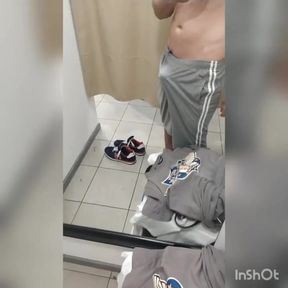 Risky Italian hunk jerks off then floods mirror in thick cum spray