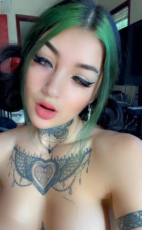 Big-titted onlyfan shows off her tits