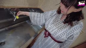 Street Soak - Can You Handle How This Huge-bust Beauty Gets Juicy in the Open? Chapter-3