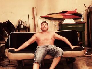 Bonny Bon Likes Gettin Gang Fucked In Budapest