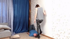 Buddy`s face is under heavy Doc Martens boots of his punk 19 yo GF, vf1294h 720p