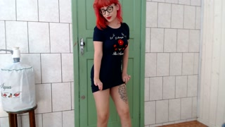 Ruiva safada dançando na webcam pro patrão