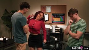 Kiki Daire's mature MILF ass gets double penetrated by students