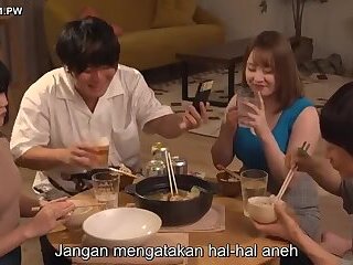 Terjemahan Bahasa Indonesia KAKAK PEREMPUAN MENGGODA ADIK NYA KETIKA LAGI HORNY Vidio Full Bisa Di