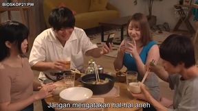 Terjemahan Bahasa Indonesia KAKAK PEREMPUAN MENGGODA ADIK NYA KETIKA LAGI HORNY Vidio Full Bisa Di