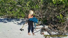 Outdoor nude and flashing fun